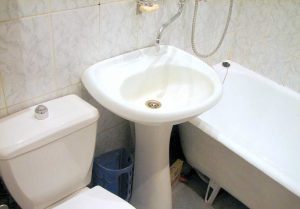 Установка раковины тюльпан в ванной в Мурино